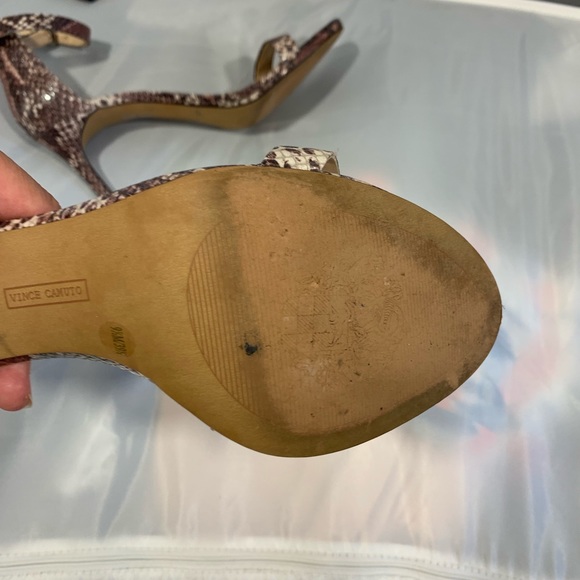 Vince Camuto Snake print leather strapped sandals - Picture 7 of 8